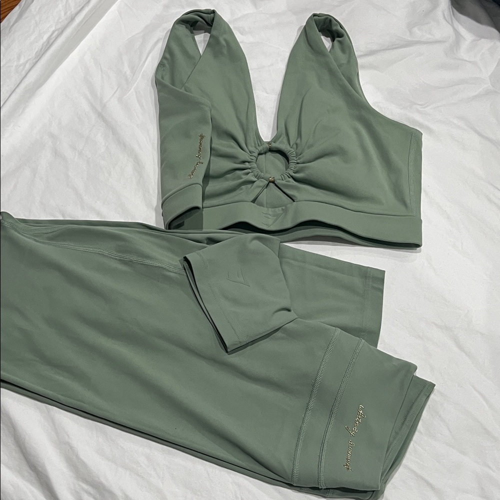 Gymshark Sage Green  set  Muscle Tee